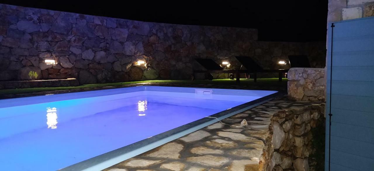 Mala Villa- Private Heated Pool نوفاليا المظهر الخارجي الصورة